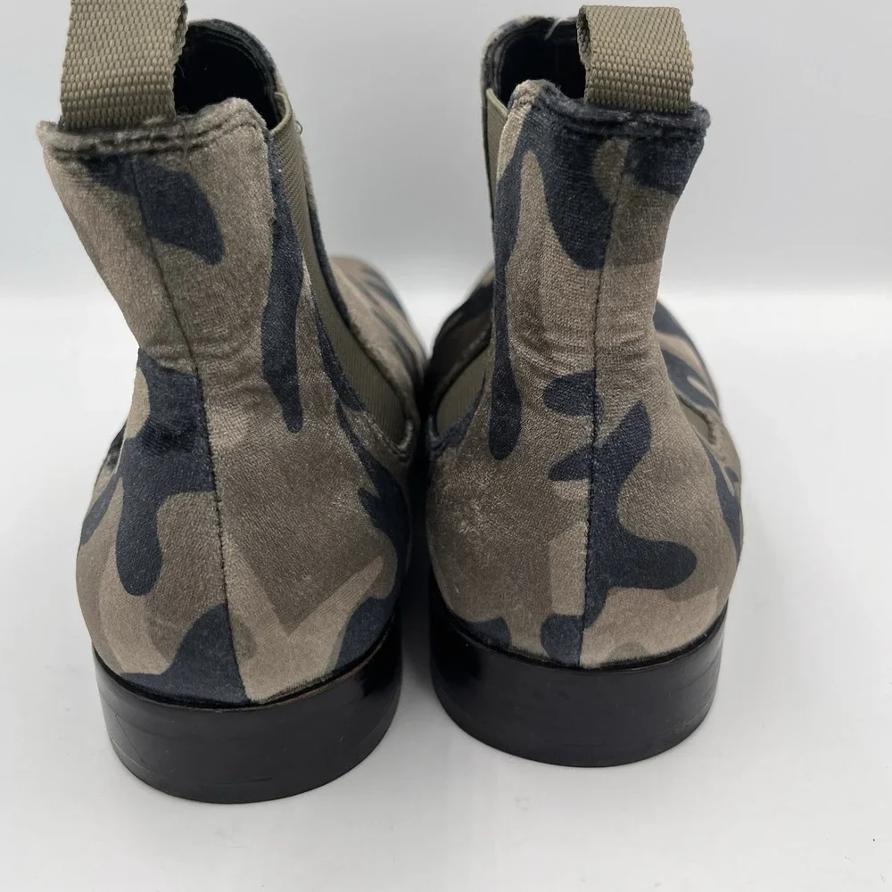 ALDO Astaria-R Mens Chelsea Boots Blue Velvet Camo Sz 9.5 Ankle Boot Camouflage